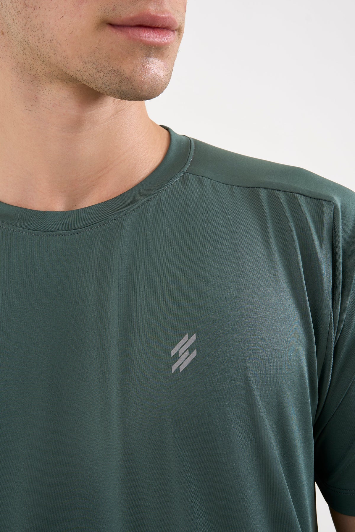 DCYPHR Men's AUSM5X™ Raglan Tee-Deep Emerald
