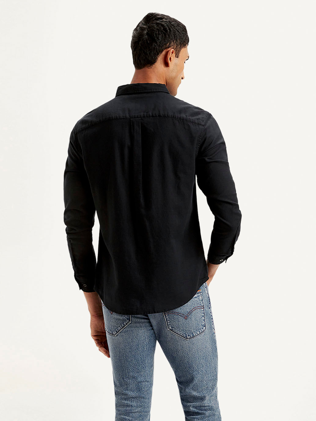 LEVIS Men's Solid Slim Fit Shirt