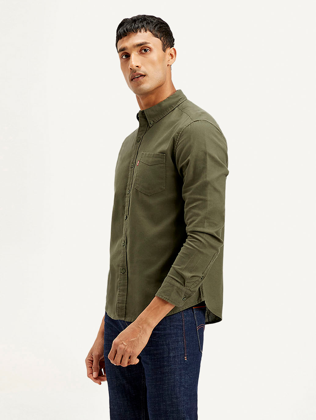 LEVIS Men's Solid Slim Fit Shirt