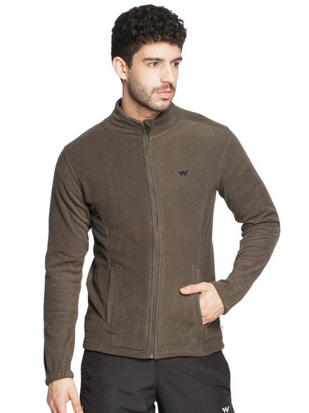 A sleek men’s fleece jacket with a lightweight design, offering warmth and style for casual wear and outdoor layering