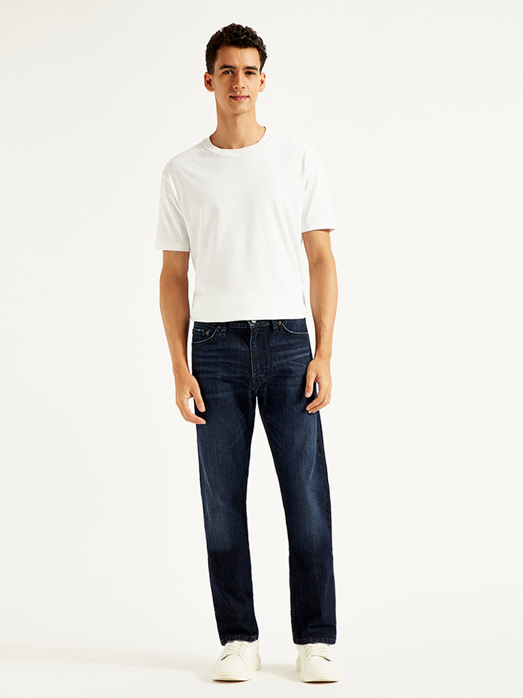 Levi’s Men’s Classic 5-Pocket Bottom made from premium denim fabric, designed for durability, comfort, and a timeless style, perfect for everyday fashion.