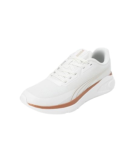 A sleek and lightweight men’s sneaker featuring Softride cushioning, a modern silhouette, and superior comfort for all-day wear