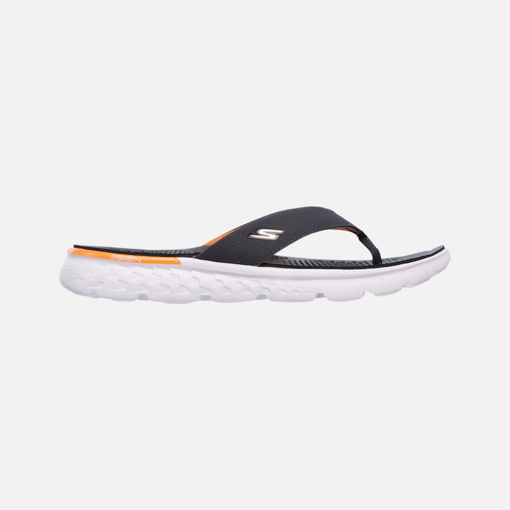 A comfortable and supportive men’s slipper featuring a cushioned footbed, Goga Max insole, and flexible outsole for all-day comfort and durability