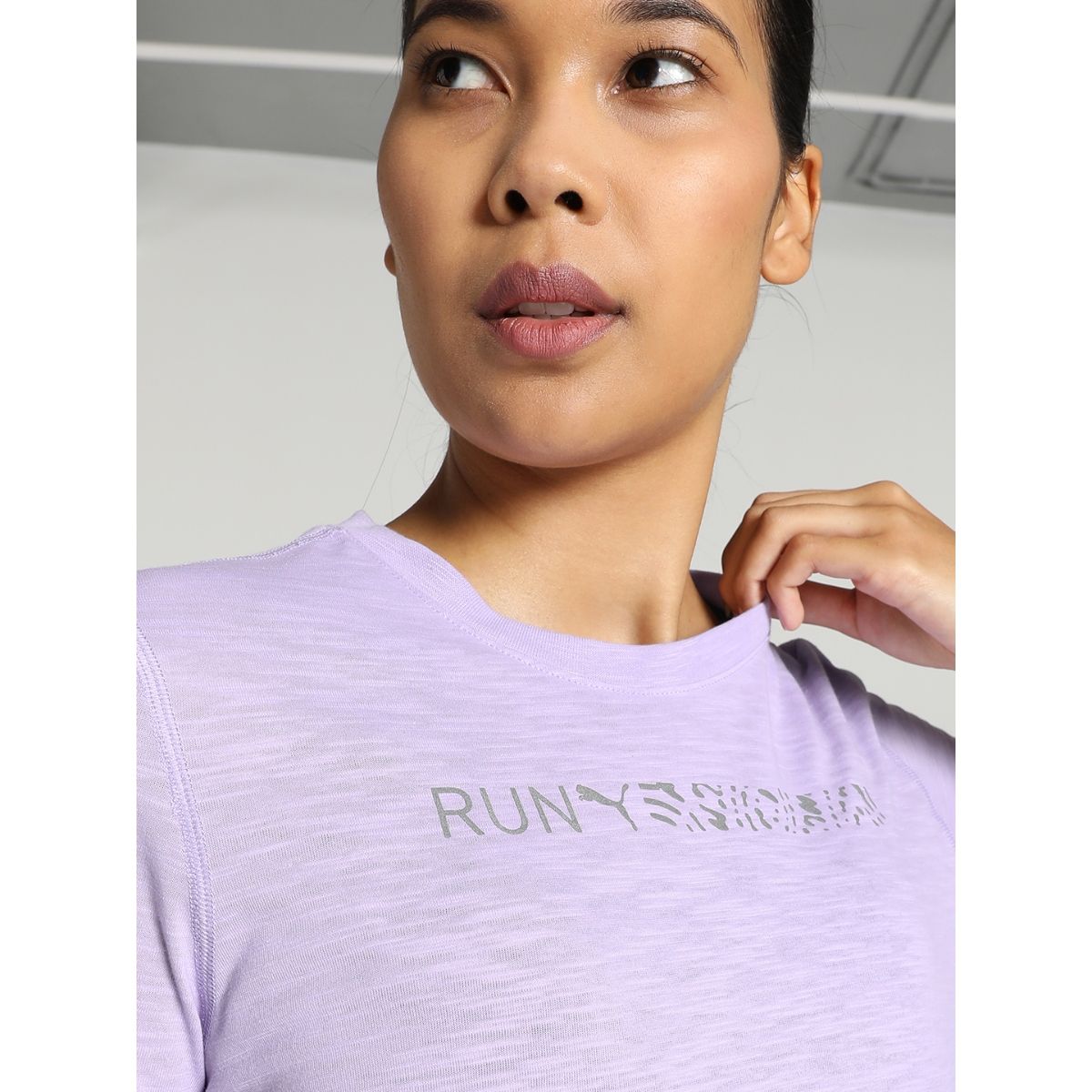 Puma WOMEN S GRAPHIC TEE RUN PUMA Vivid Viole Women's T-Shirts-52420925