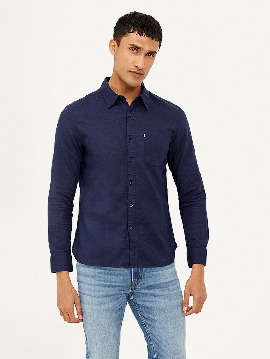 LEVIS Men's Solid Slim Fit Shirt