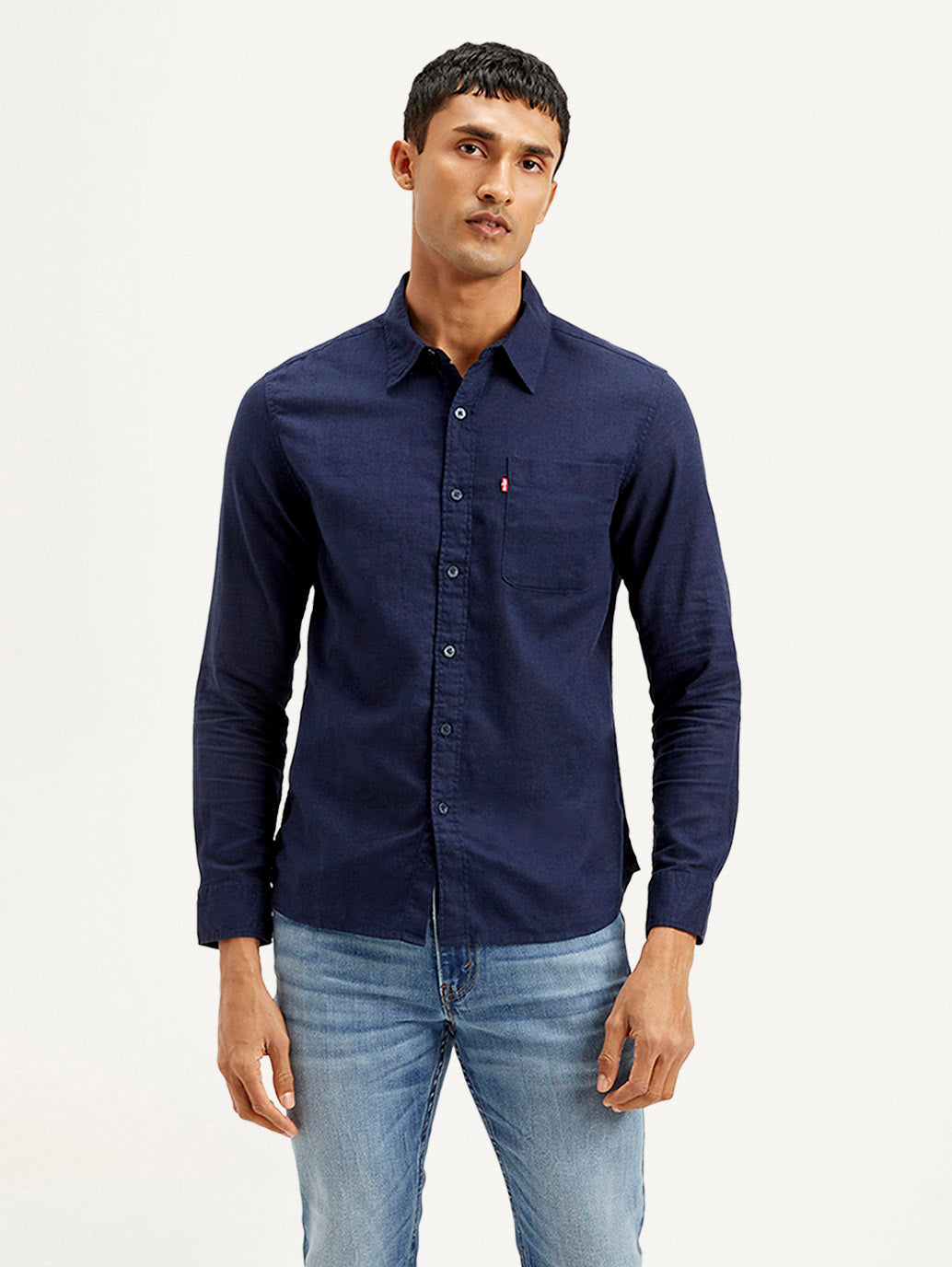 LEVIS Men's Solid Slim Fit Shirt