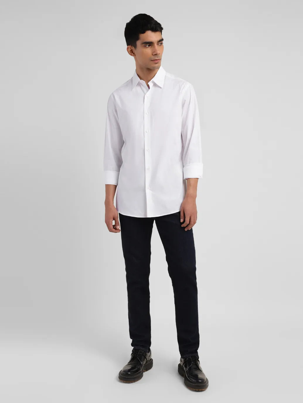 LEVIS Men's Solid Slim Fit Shirt