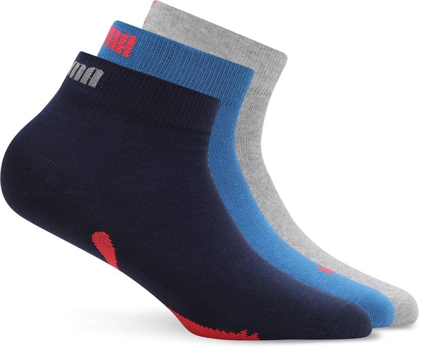 Close-up of PUMA Unisex Lifestyle PO3 Socks, highlighting the soft fabric, reinforced toe and heel areas, and the iconic PUMA logo, designed for comfort and durability in everyday wear.