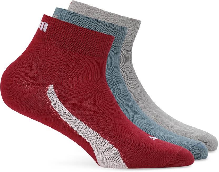 Close-up of PUMA Men's Lifestyle PO3 Socks, highlighting the soft fabric, reinforced toe and heel areas, and the iconic PUMA logo, designed for comfort and durability in everyday wear.