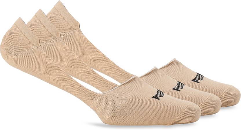 Side view of PUMA Unisex PO2 Socks, highlighting the soft fabric, reinforced toe and heel areas, and the iconic PUMA logo, designed for comfort and durability in everyday wear.