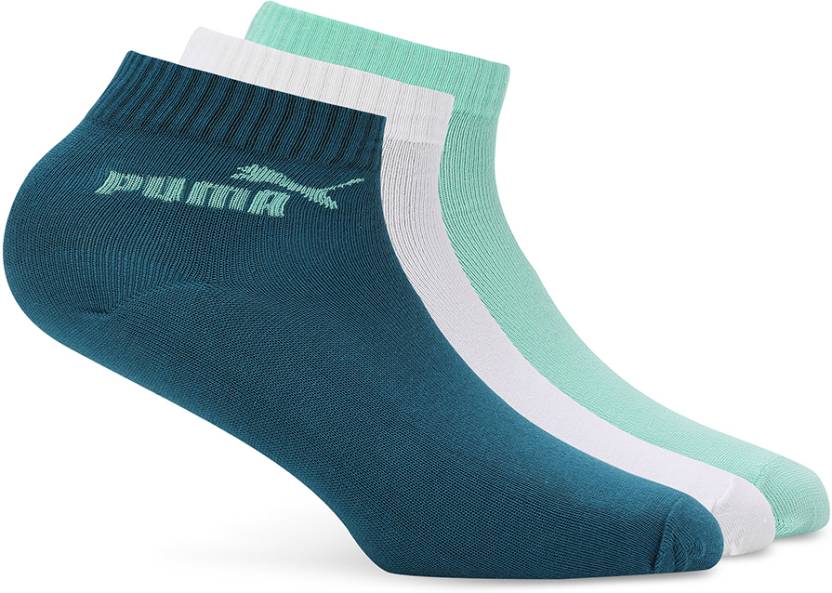 Close-up of PUMA Unisex Lifestyle PO3 Socks, highlighting the soft fabric, reinforced toe and heel areas, and the iconic PUMA logo, designed for comfort and durability in everyday wear.